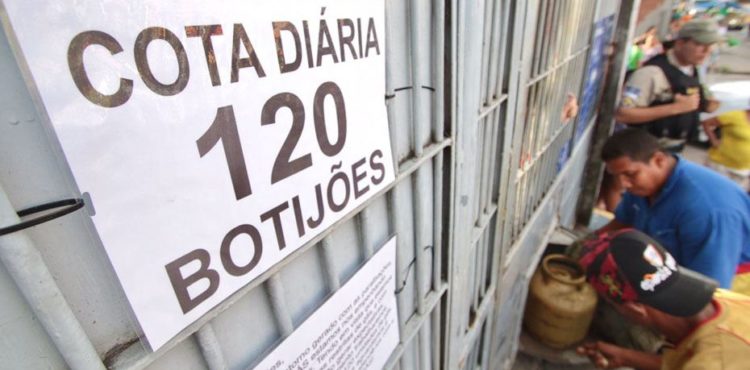 Falta de botijões no mercado dificulta compra de gás de cozinha em Pernambuco, diz sindicato