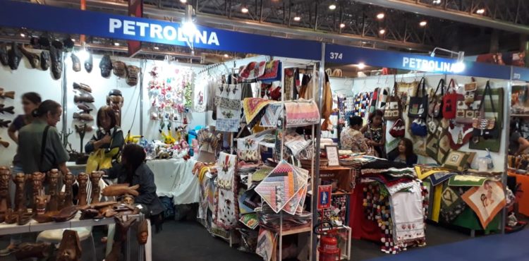 Com 70% das peças vendidas, artesãos de Petrolina comemoram sucesso na Fenearte
