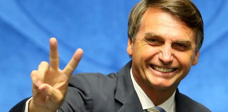 Bolsonaro chega a Brasília pela primeira vez como presidente eleito