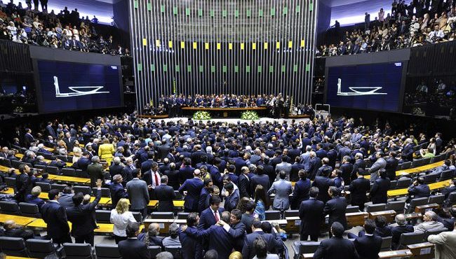 Maioria dos deputados de PE votou a favor da bagagem gratuita nos aviões