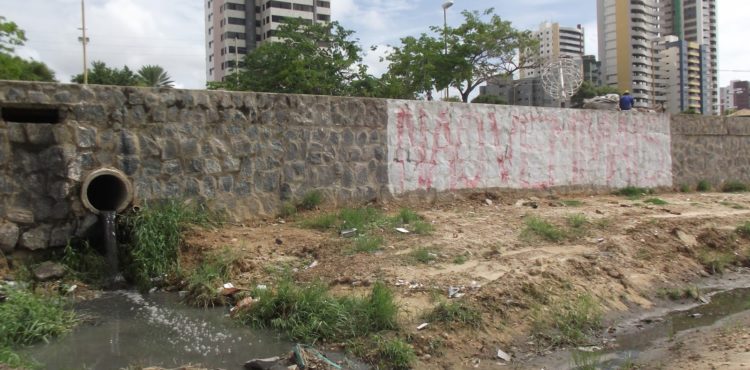 Prefeitura multa Compesa em mais de R$ 2 milhões por irregularidades em estações de esgoto