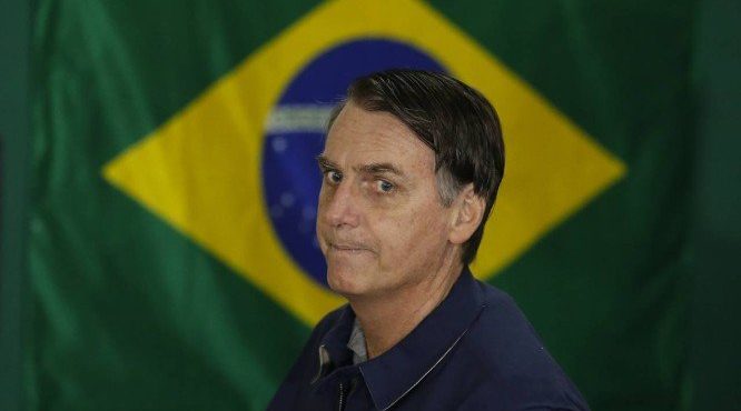 Bolsonaro deve nomear de três a cinco mulheres em equipe de transição