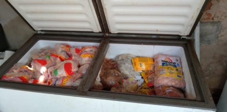 Mais de 2 mil quilos de carnes apodrecidas são apreendidas em depósito em Petrolina