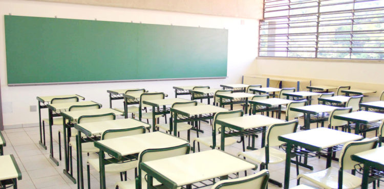 MEC desiste de retorno das aulas presenciais em janeiro após reação de universidades