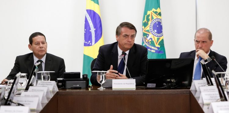 Bolsonaro quer iniciar 2020 com reforma ministerial no alto escalão