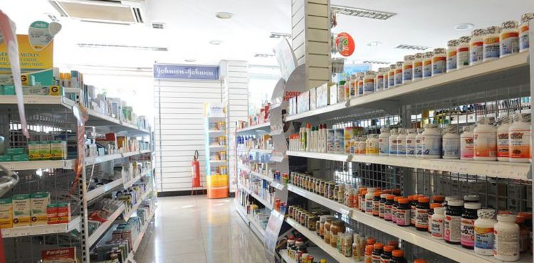 Suposições sobre remédios ‘têm sido uma festa para as farmácias’, afirma secretário de Saúde de Pernambuco