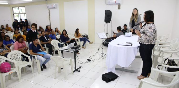 Prefeitura orienta sobre combate à violência contra a mulher durante evento em Petrolina