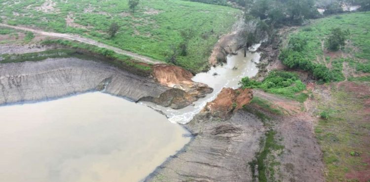 Casas próximas a rio da região atingida por rompimento de barragem na BA serão demolidas, diz governador