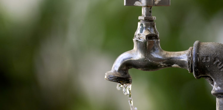 Celpe solicitou e Compesa vai suspender água em mais de 50 bairros de Petrolina