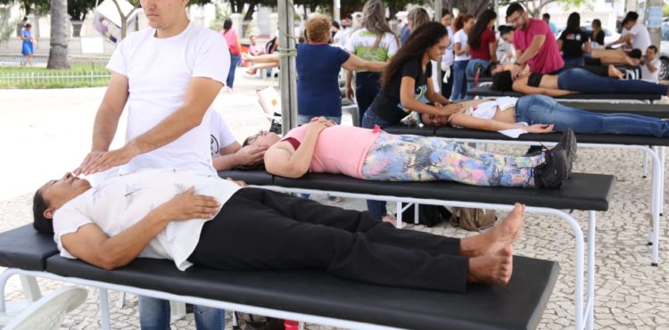 Prefeitura aposta em alongamento e meditação para relaxar alunos que farão Enem em Petrolina