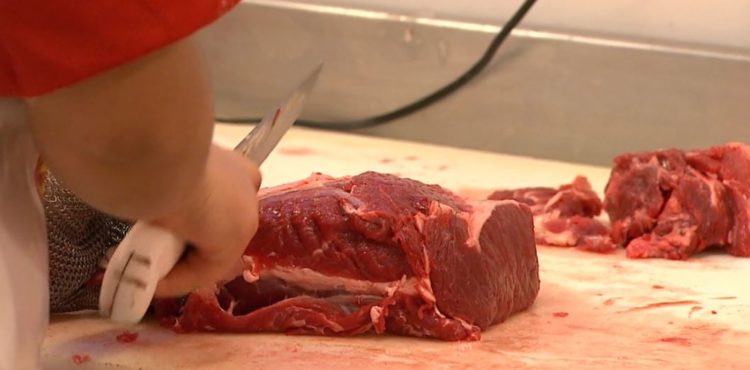 Preço da carne cai para o consumidor, diz Ministério da Agricultura