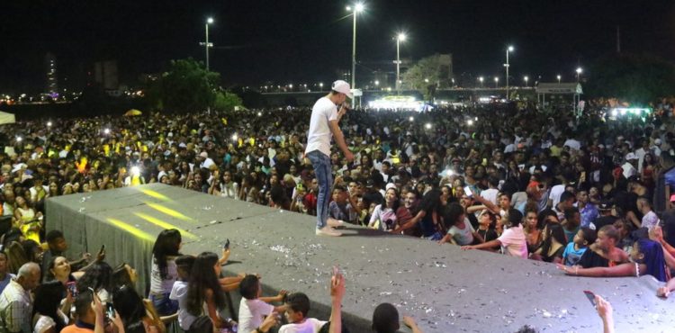 Orla II de Juazeiro recebeu milhares de pessoas para brindar a chegada do Ano Novo