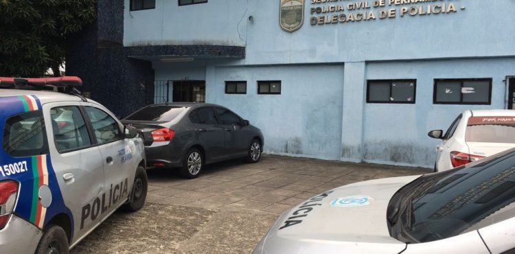 Homem marca encontro com mulher por aplicativo e leva golpe em motel