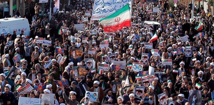 No Irã, manifestantes fazem segundo dia de protestos contra o governo