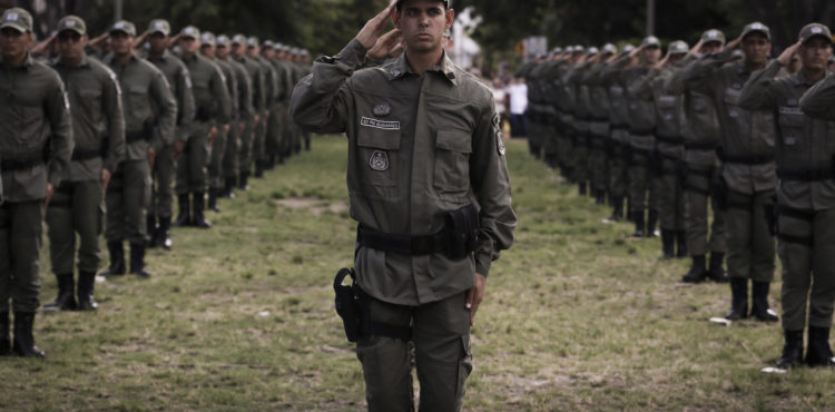 Paulo Câmara reforça segurança pública com 506 novos policiais militares