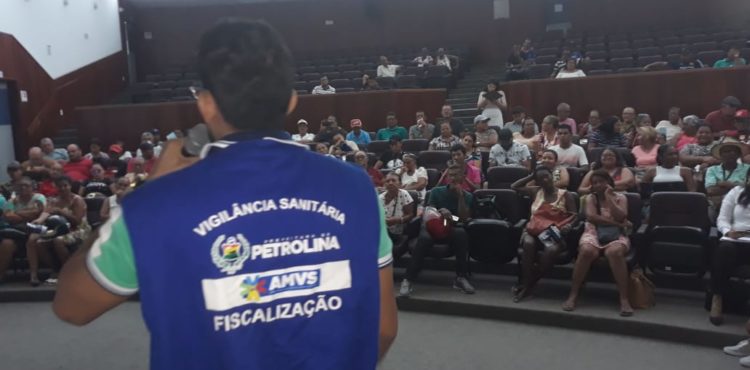 Carnaval: vendedores ambulantes participam de capacitação da Vigilância Sanitária em Petrolina