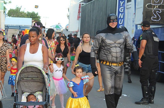 Pré-carnaval das crianças alegra crianças e reúne famílias em Salgueiro