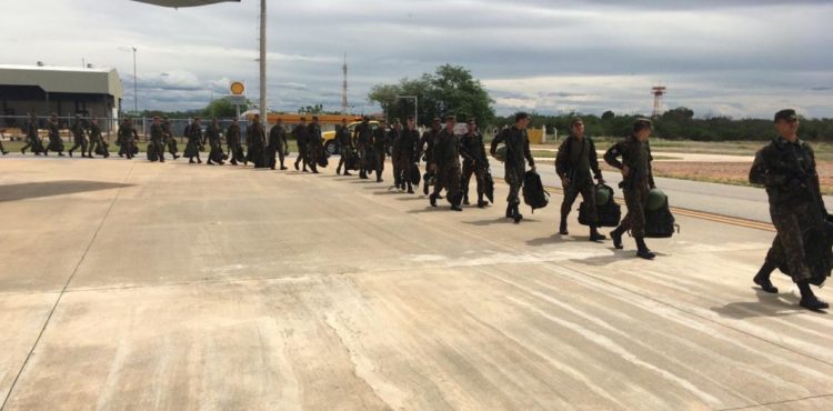 Exército de Petrolina é enviado para o Ceará na tentativa de conter a onda de violência na capital