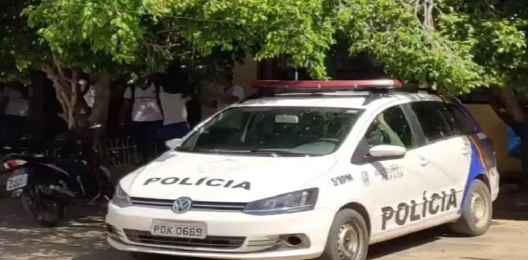 Em Izacolândia, PM prende homens por porte ilegal de droga e arma de fogo