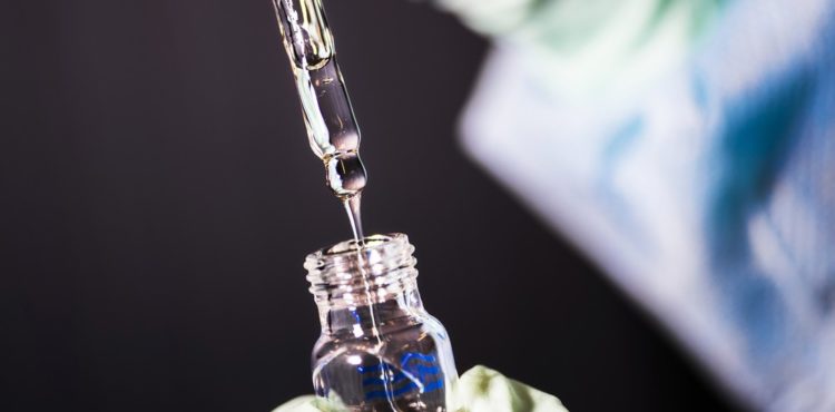 Pesquisadores e empresas anunciam testes experimentais de vacinas contra a Covid-19