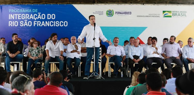 Em Salgueiro, Paulo Câmara autoriza obras de abastecimento de água para beneficiar 12 mil pessoas