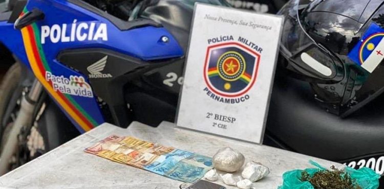 Policiais prendem homens por tráfico de drogas em Petrolina