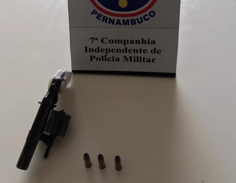 Gati Conduz Indiv Duo At Delegacia Por Porte De Arma Em Lagoa Grande