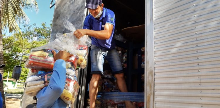 Central de Adubos e IHARA Defensivos Agrícolas doam mais de 900 cestas básicas ao Transforma Petrolina