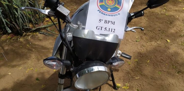 PM recupera motocicleta roubada no centro de Petrolina