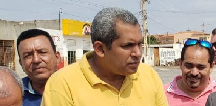 Wilker do Posto é reeleito prefeito de Casa Nova