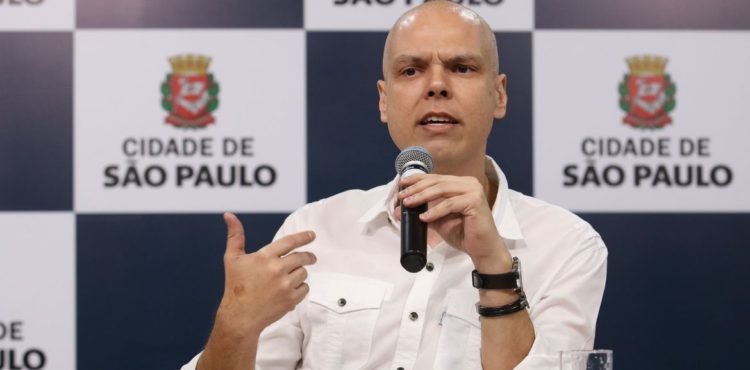 Bruno Covas vence Guilherme Boulos e é reeleito prefeito de São Paulo