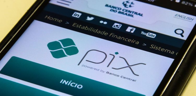 PIX cresce em 2022 e se torna principal instrumento do mercado, com 29% das transações, diz BC
