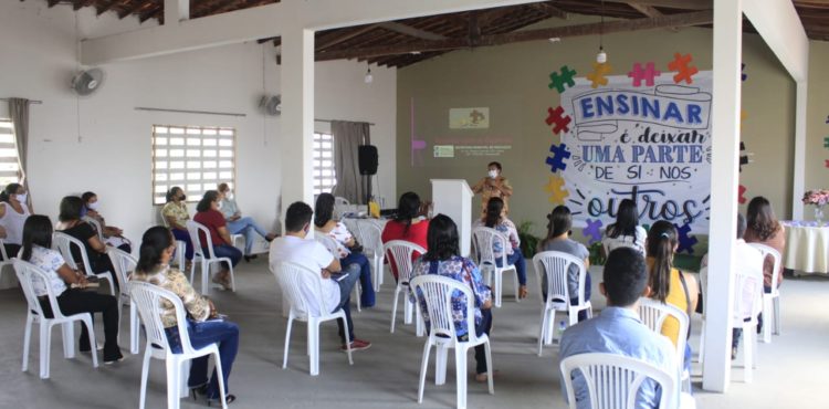 Secretaria de Educação de Remanso promove encontro com gestores de escolas para organizar ano letivo