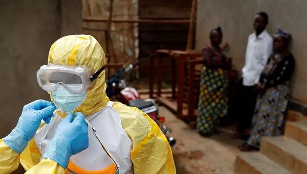 Guiné declara novo surto de ebola após confirmação de três mortes pela doença