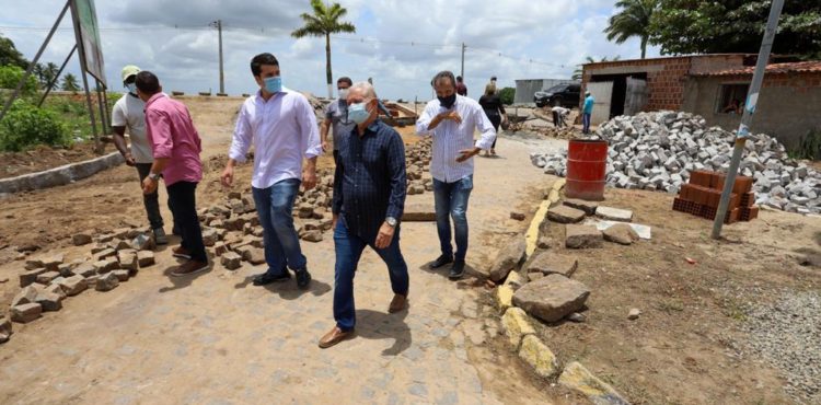 Antonio Coelho faz visita a Condado e celebra envio de R$ 1 milhão para obras de pavimentação