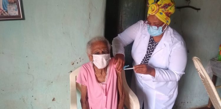 Juazeiro começa a  vacinar idosos acima de 70 anos que vivem na zona rural