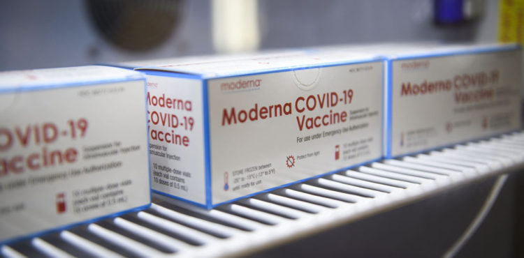Moderna diz que sua vacina anticovid é ‘altamente eficaz’ em adolescentes