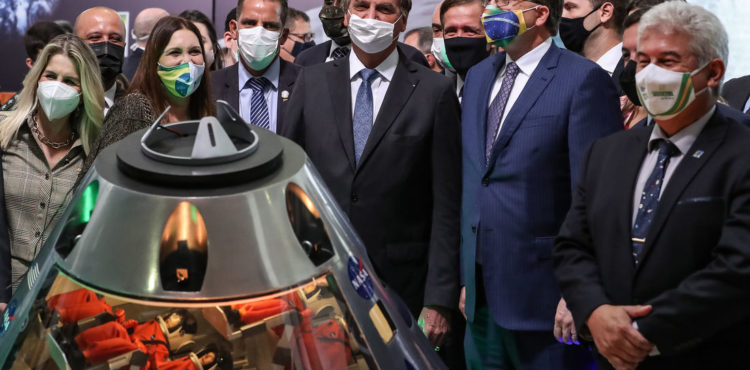 Governo Bolsonaro assina acordo para apoiar programa da Nasa que prevê nova missão à Lua em 2024