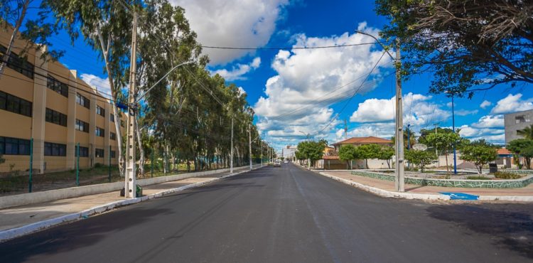 Prefeitura de Juazeiro orienta quanto aos danos que fogueiras podem causar em ruas asfaltadas Prefeitura de Juazeiro orienta quanto aos danos que fogueiras podem causar em ruas asfaltadas