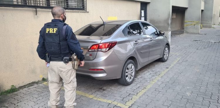 Após dar entrada de R$ 20 mil pela internet, homem descobre ter comprado carro roubado