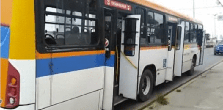 Adolescente tem braço amputado após colocá-lo para fora de janela de ônibus em Pernambuco
