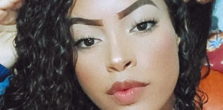 Cantora de brega de 18 anos morre após motorista de Kombi bater na PE-22 em Paulista