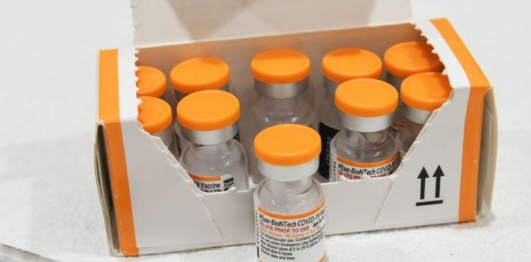 Vacinas adaptadas para variantes do coronavírus são a próxima fase de combate à pandemia