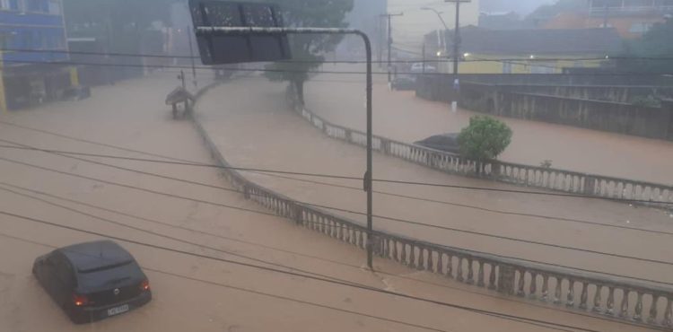 Novo temporal em Petrópolis deixa pelo menos cinco mortos