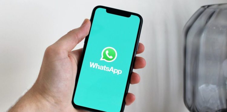WhatsApp vai permitir esconder on-line, sair de grupos discretamente e bloquear prints