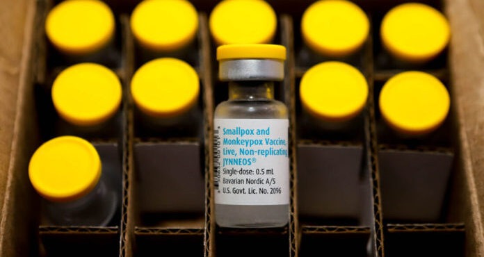 Pernambuco recebe primeiro lote de vacinas contra Mpox; saiba quem será imunizado
