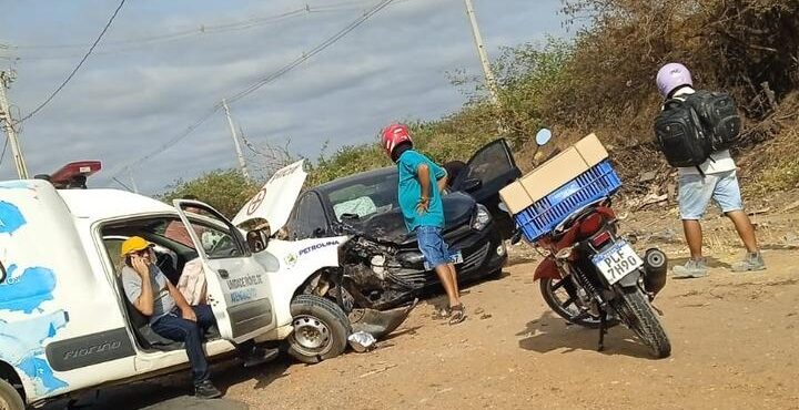 Acidente na Transnordestina em Petrolina: Ambulância colide de frente com HB20