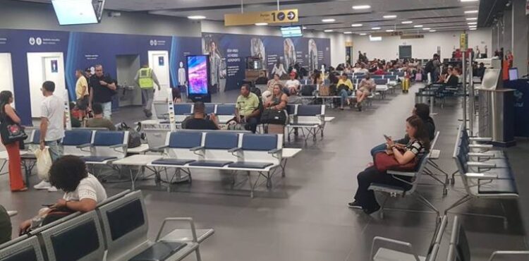 Aeroporto de Petrolina prevê movimento de mais de 4,6 mil passageiros no feriado prolongado