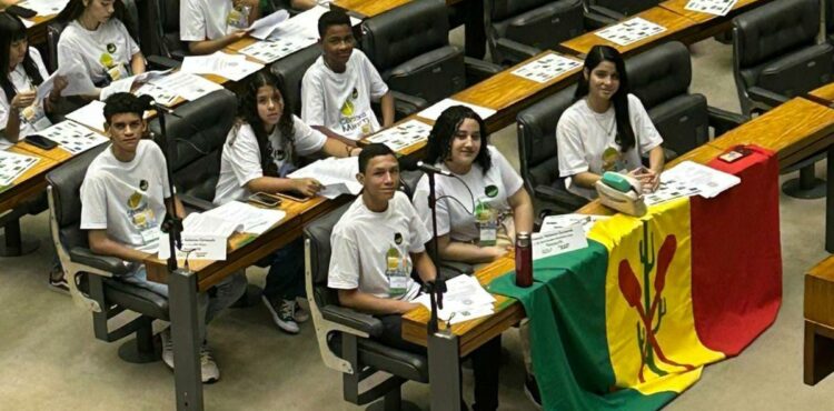 Estudantes da rede de ensino representam Petrolina na 19ª Edição do Câmara Mirim em Brasília