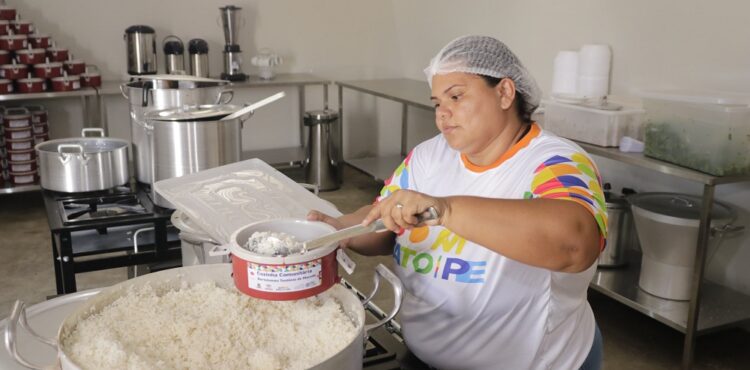 Governo de Pernambuco triplica número de cozinhas comunitárias com inauguração de nova unidade em Dormentes